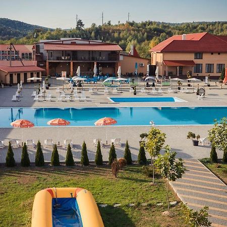 Illara Spa Hotel Irshava Extérieur photo